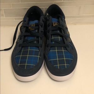 Adidas adicross shoe/sneakers